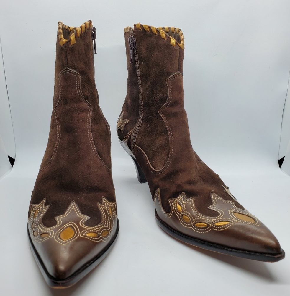Antonio Melani Brown Suede Leather Women's 7M.